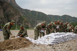 公牛队记：尼克斯、热火和76人都从未对拉文有过兴趣